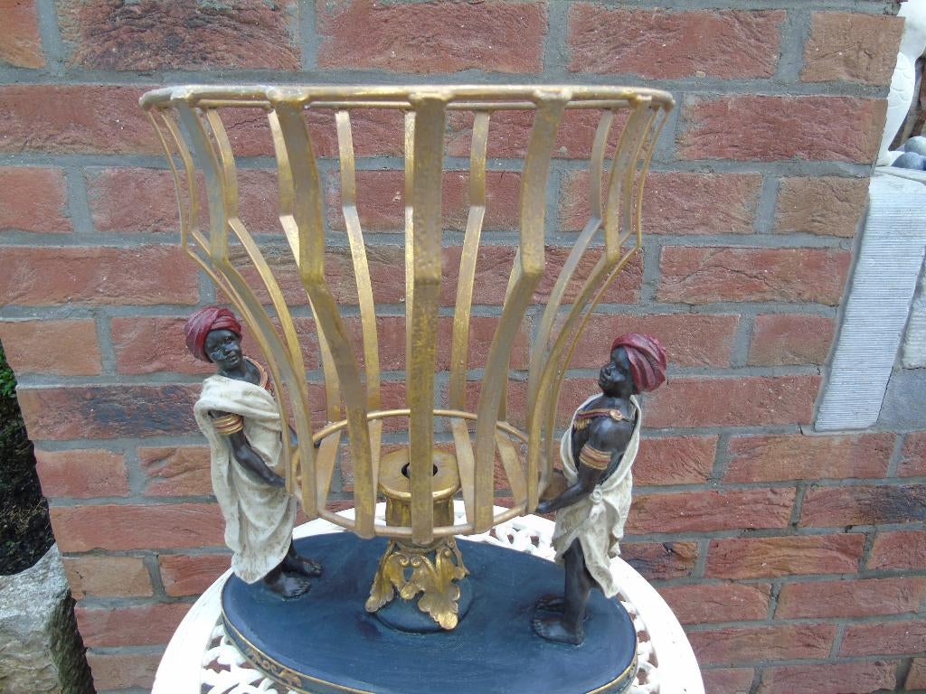 statue deux porteurs noir avec un panier a fruits ., Neuf, Enlèvement ou Envoi, Rond, Synthétique