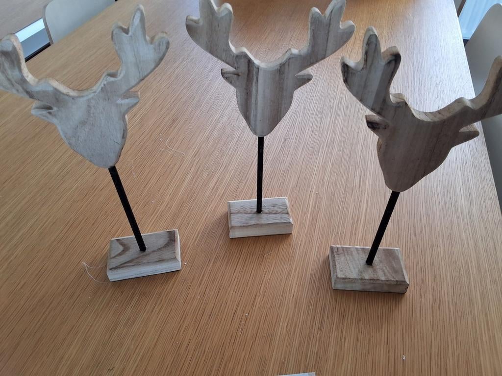 Houten hertenkop, Enlèvement