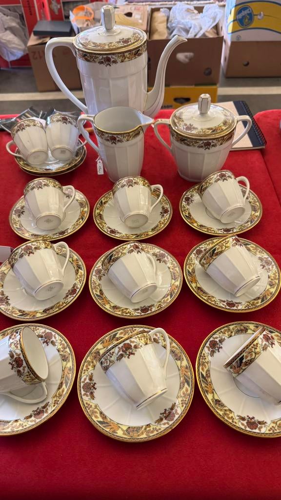 Super service à café en porcelaine Limoges, Enlèvement