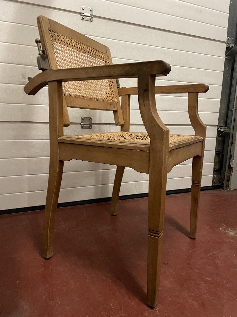 Fauteuil de coiffeur industriel du milieu du siècle en rotin, Enlèvement ou Envoi