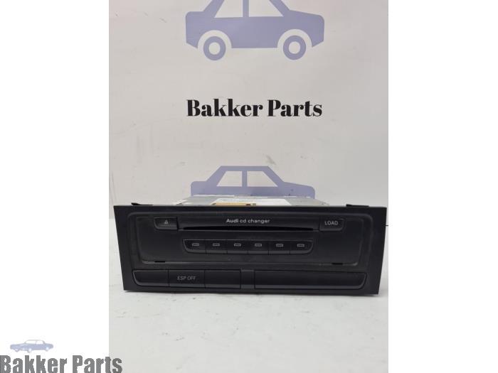 Radio CD Speler van een Audi A4, Auto-onderdelen, Elektronica en Kabels, Audi, Gebruikt, 3 maanden garantie
