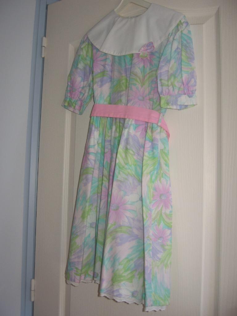 Robe de cérémonie, de communion....dans des tons fleuris et,, Enlèvement ou Envoi, Comme neuf, Fille, Robe ou Jupe