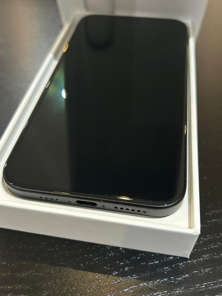 [ NEUF] Apple iPhone 16 Plus 128GB Black + coque officielle, Télécoms, Téléphonie mobile | Apple iPhone, Enlèvement, Noir, IPhone 16 Plus