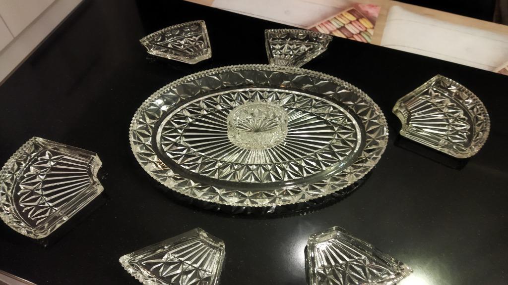 Plateau apéritif en verre, Enlèvement