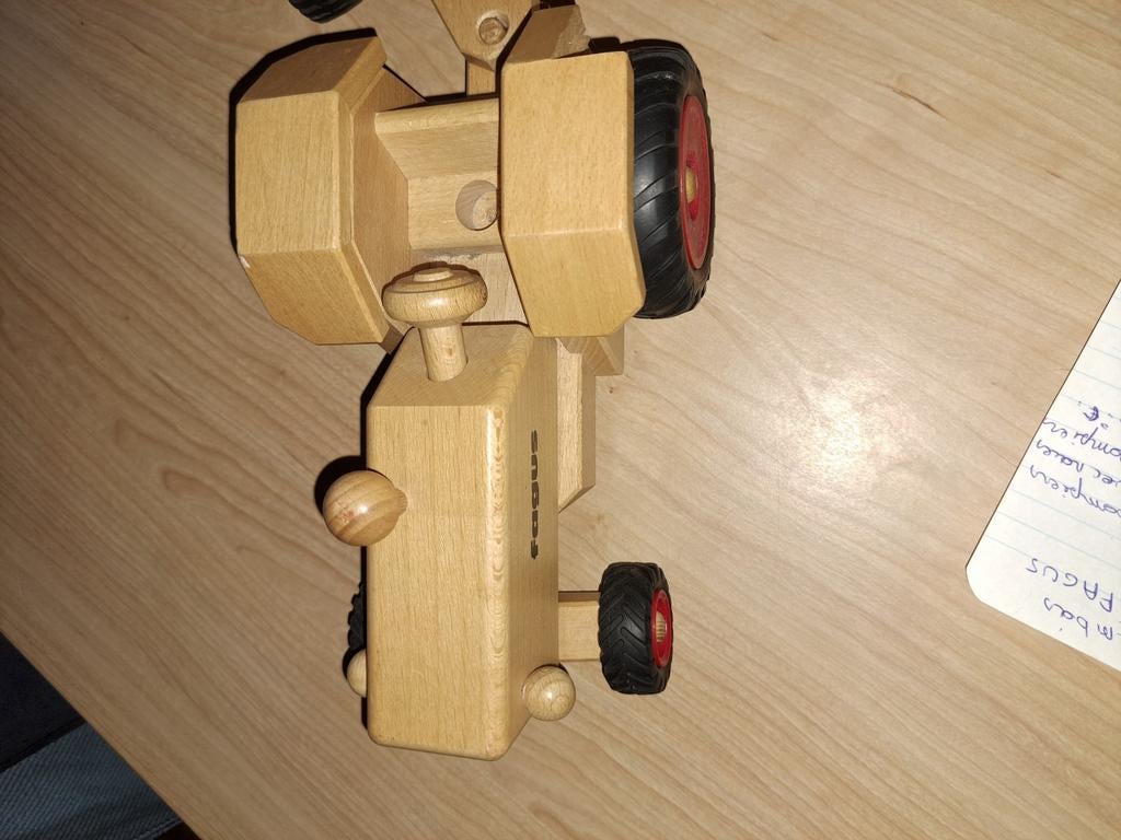 Tracteur en bois FAGUS, Enlèvement, Comme neuf