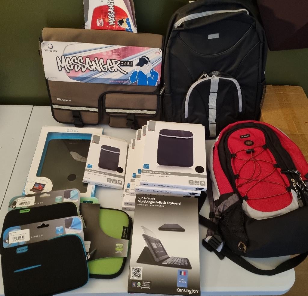 Bundel van verschillende rug- draag- en tablettassen, Enlèvement ou Envoi, Neuf