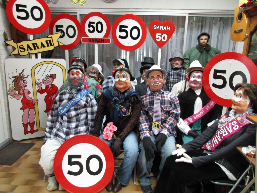 Jarig verjaardag feestpop levensgroot / feestborden te huur., Enlèvement, Neuf