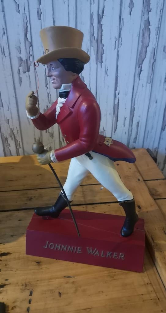 Statue « Johnnie Walker », Collections, Enlèvement