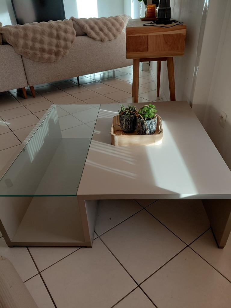A vendre table moderne de salon, Maison & Meubles, Enlèvement