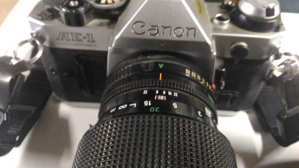 canon AE1 PROGRAM analoge camera + 2 zoomlenzen, Audio, Tv en Foto, Ophalen, Gebruikt, Spiegelreflex, Canon