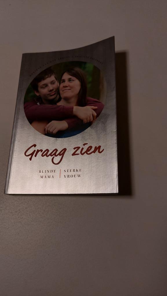 Graag zien blinde mama/ sterke vrouw  Monique Van den Abbeel, Ophalen of Verzenden