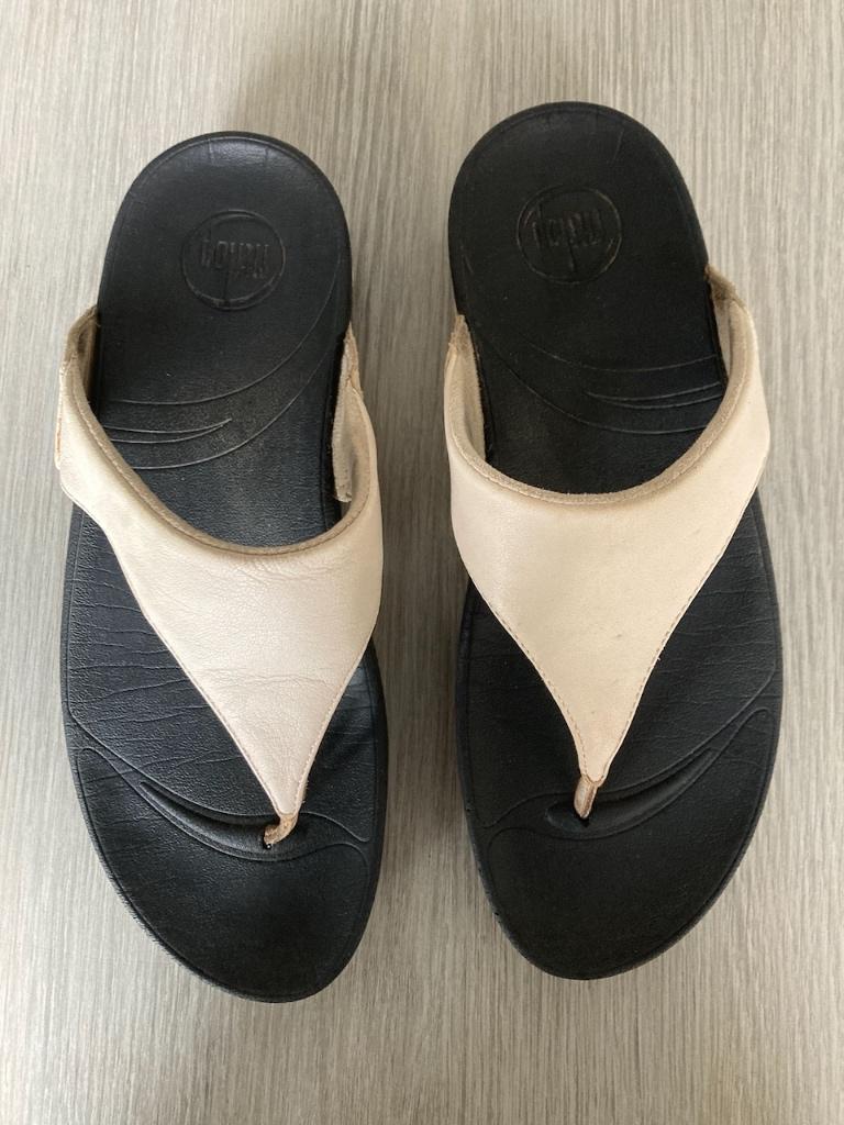 Fitflops, ecru. Maat 40. Gedragen, maar nog goede staat, Kleding | Dames, Beige, Fitflops, Gedragen, Sandalen of Muiltjes