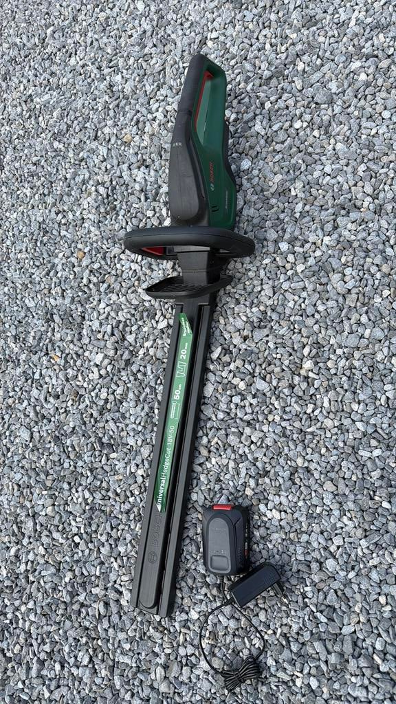 Taille-haie Bosch avec batterie et chargeur, Enlèvement, Comme neuf