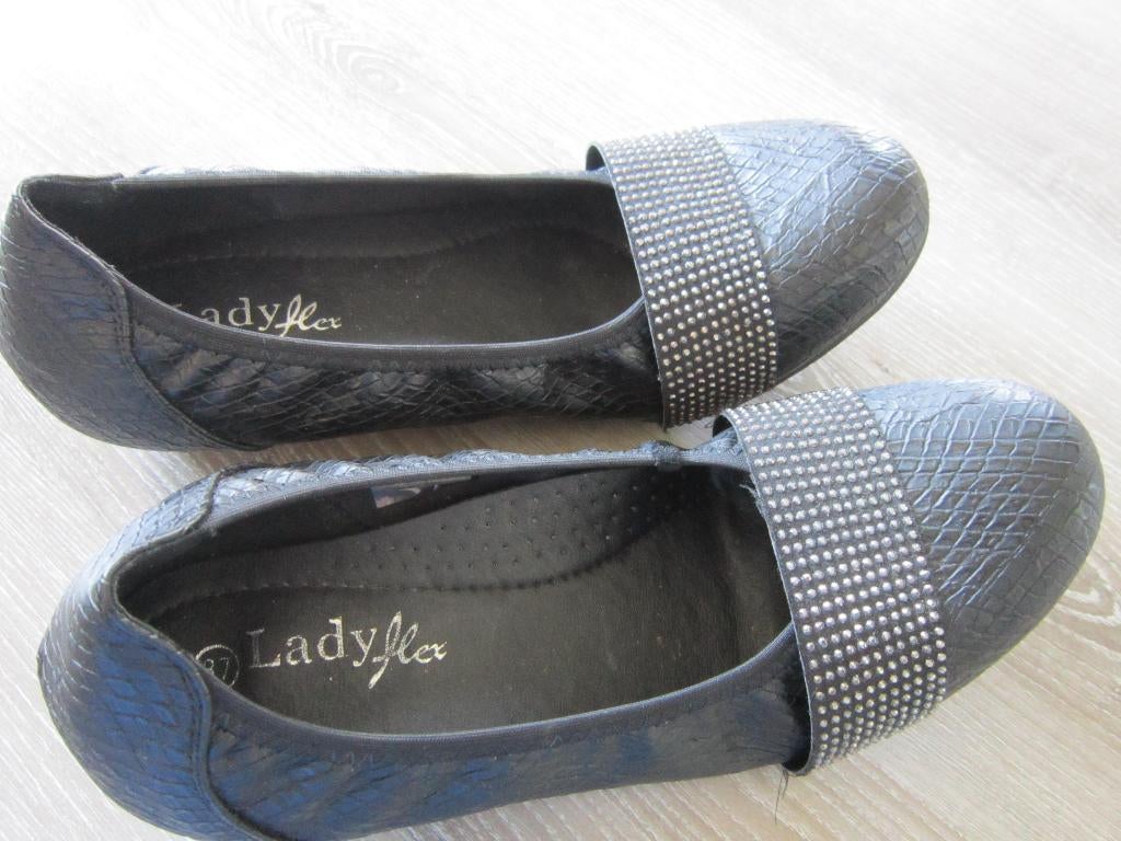 zwarte schoenen m 37, Ladyflex, Ophalen of Verzenden, Zo goed als nieuw, Instappers