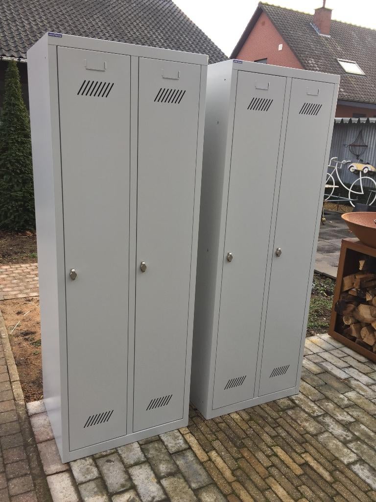 2 - deurs lockerkasten kledingkasten Overtoom . Als nieuw !, Ophalen, Zo goed als nieuw