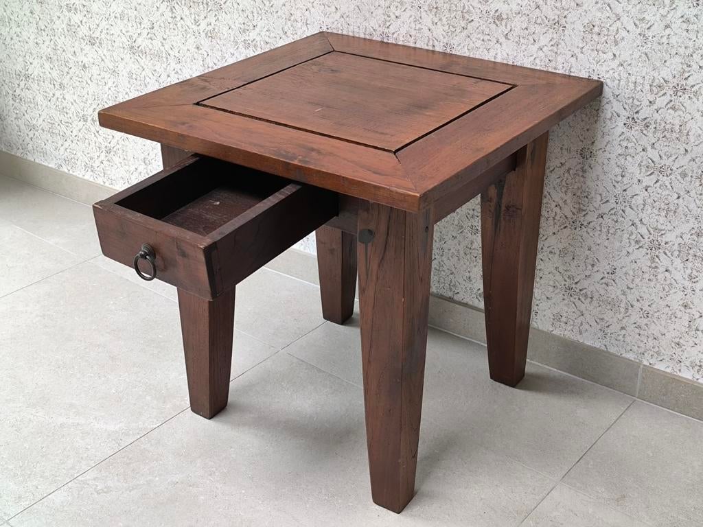 Petite table d'appoint en bois (qualité lourd!), Enlèvement