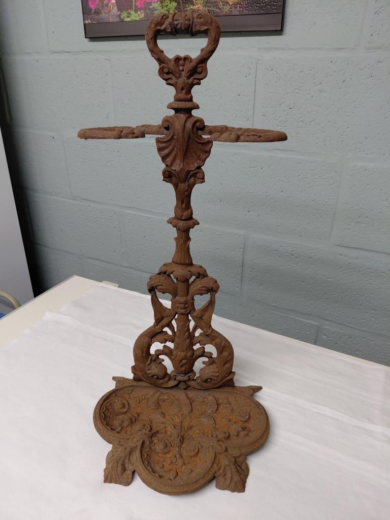 Antieke parapluhouder, Ophalen