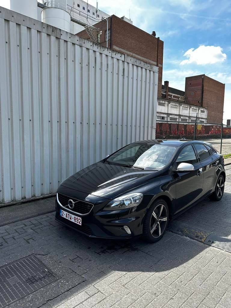 Volvo v40 D2 R-Design Automatic, Auto's, Volvo, Automaat, Zwart, Particulier, 6 deurs