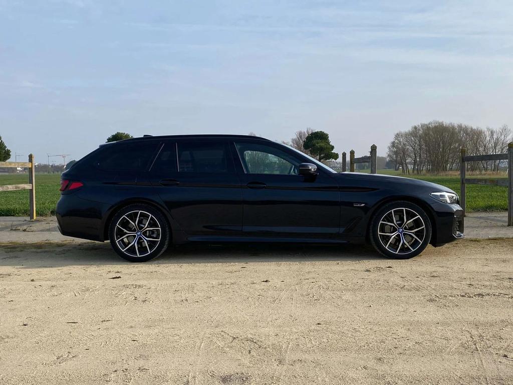 BMW 5 Serie 530 Hybride,M-Pack, Adap cruise,LED, Camera,Priv, Auto's, BMW, 4 cilinders, https://public.car-pass.be/vhr/9ee3ee1b-a661-4208-9c49-d13d6531006b