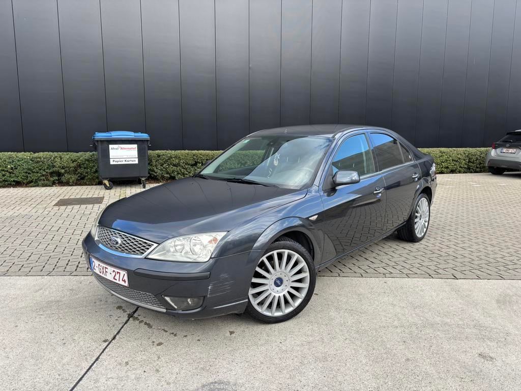 Ford Mondeo 2.0 Ghia, Auto's, Ford, Zwart, 4 cilinders, Mondeo, Leder