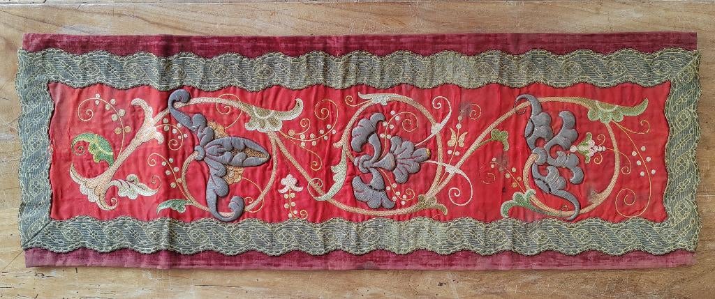 DESSUS DE MEUBLE, Enlèvement