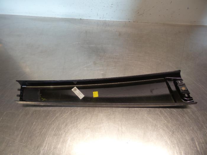 Stijlbekleding rechts-voor van een Volkswagen Touareg (Touar, Gebruikt, -, -, Ophalen of Verzenden