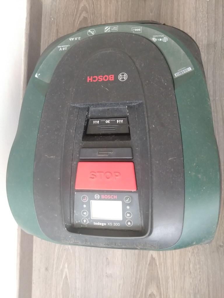 Bosch indego XS 300 robotmaaier, Ophalen of Verzenden, Gebruikt, Minder dan 20 cm, BOSCH