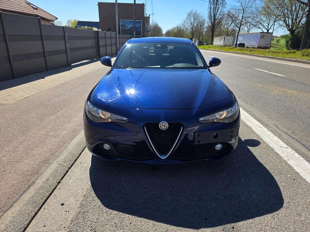 Alfa Romeo Giulia 2.2 JTDm Super AUT. 1EIG IN PERFECTE STA, Auto's, Alfa Romeo, Automaat, 4 deurs, Gebruikt, 4 cilinders