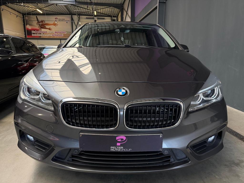 BMW 218 Active Tourer Automaat Navigatie, Auto's, Parkeersensor, Zwart, Bedrijf, 5 zetels