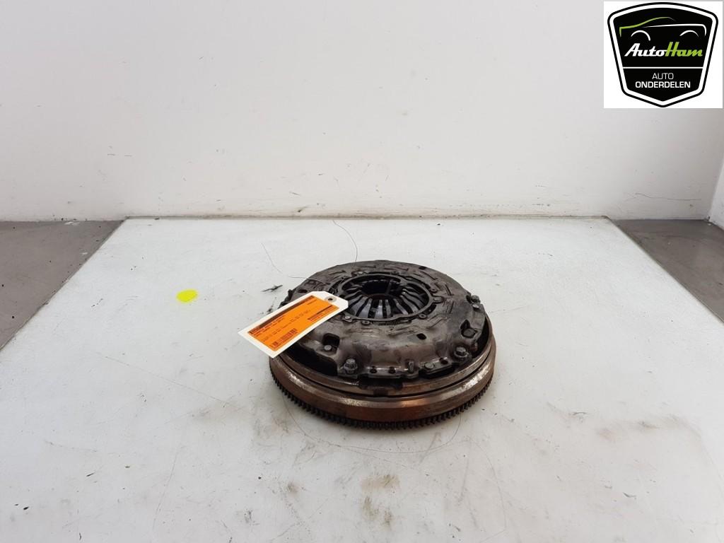 VOLANT MOTEUR BI-MASSE Opel Corsa E (01-2014/06-2019), Autos : Pièces & Accessoires, Utilisé, Opel