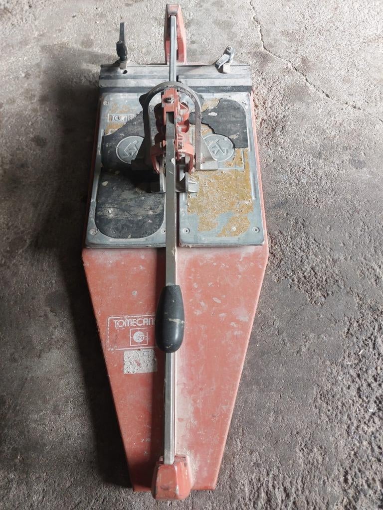 Tegelsnijder, Ophalen