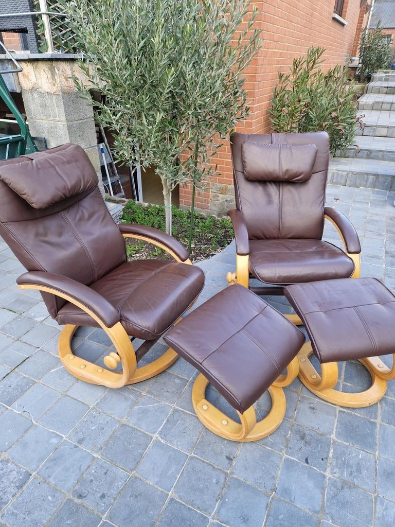 Fauteuil relax pivotant en cuir avec repose-pieds, Ophalen, Gebruikt, 75 tot 100 cm, Scandinave