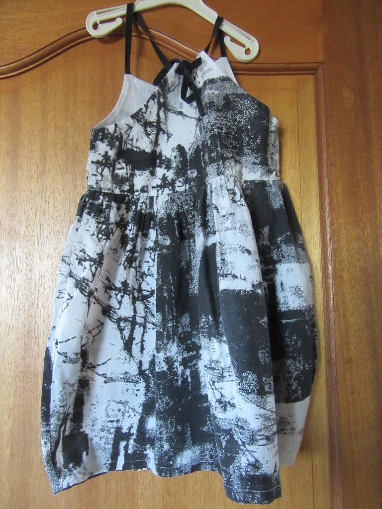 Robe d'été taille 6ans, Enfants & Bébés, Enlèvement, Utilisé, Fille, Robe ou Jupe