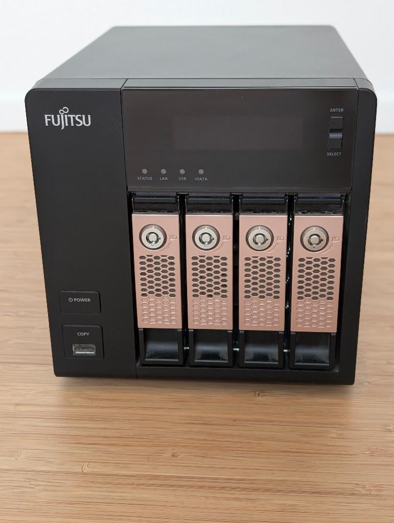 Fujitsu NAS (Hardware gelijk aan QNAP TS-469 Pro), Computers en Software, NAS, Ophalen, Gebruikt