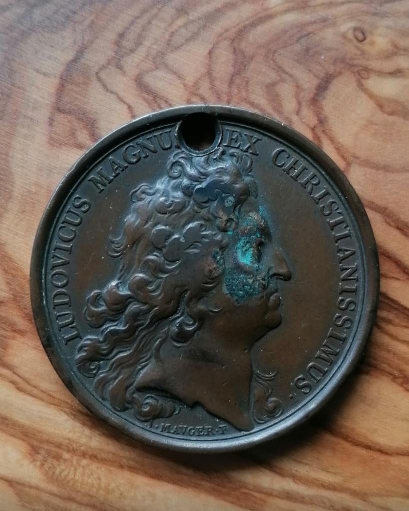 Médaille bronze naissance Duc d'Anjou 1710 mauger, Antiquités & Art, Envoi, Bronze