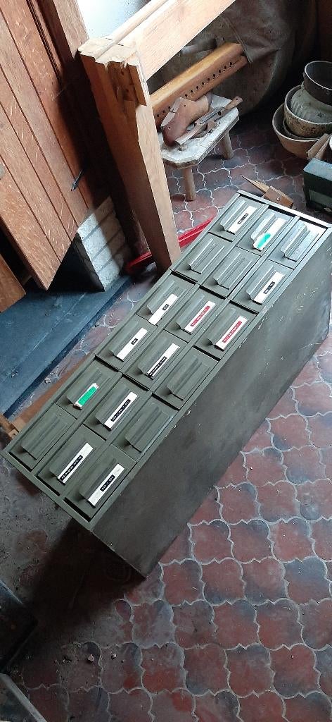 Ijzeren dossierkast, Diversen, Ophalen