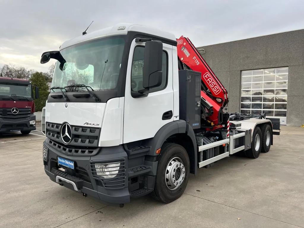 Mercedes-Benz Arocs 2636 - FASSI F175A & MULTILIFT LHAS26051, Auto's, Vrachtwagens, Automaat, Achterwielaandrijving, Wit, Mercedes-Benz