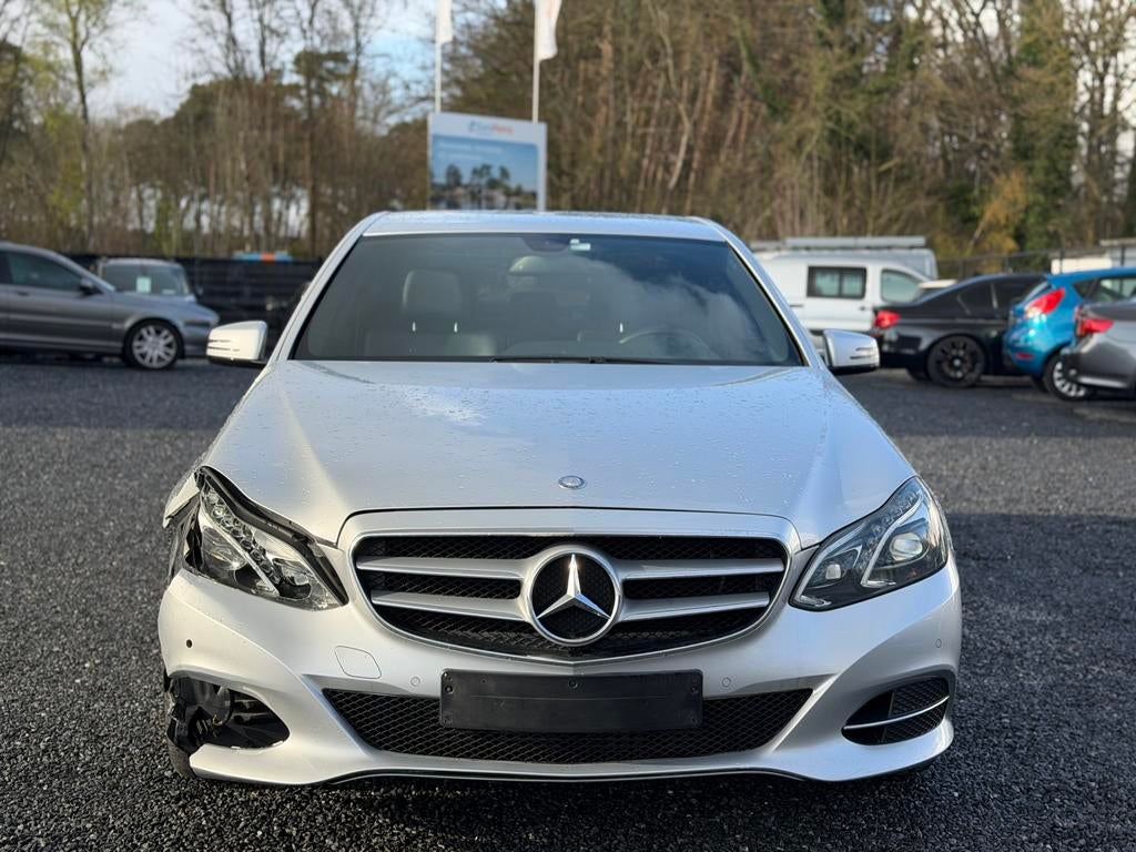 MERCEDES E200, Autos, Achat, 4 portes, Entreprise, Noir