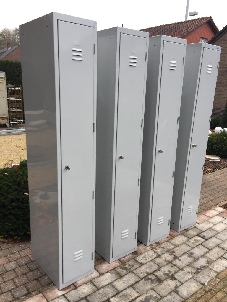 Degelijke 1 - deurs lockers / lockerkasten . In goede staat, Ophalen, Gebruikt