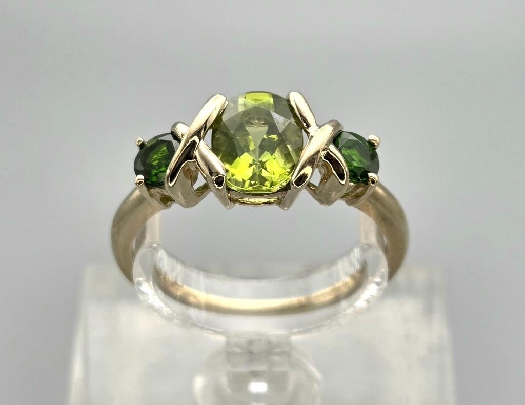 Gouden Vintage design ring smaragd en peridot. 2025/848., Bijoux, Sacs & Beauté, Bagues, Comme neuf, Or, Vert, 17 à 18