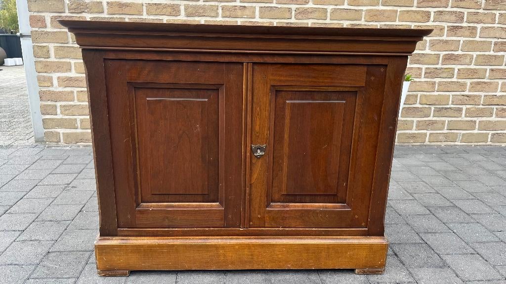 MOET DRINGEND WEG TV kast in Massieve Kerselaar, Ophalen