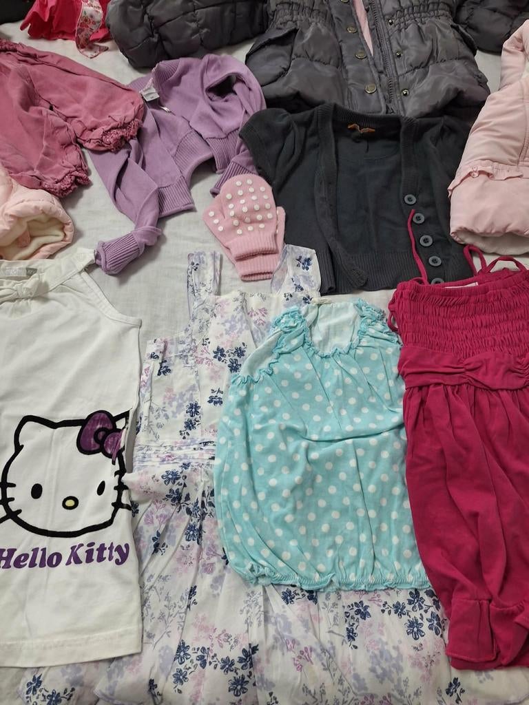 Lot de vêtements bébé fille 152 pièces, Enlèvement