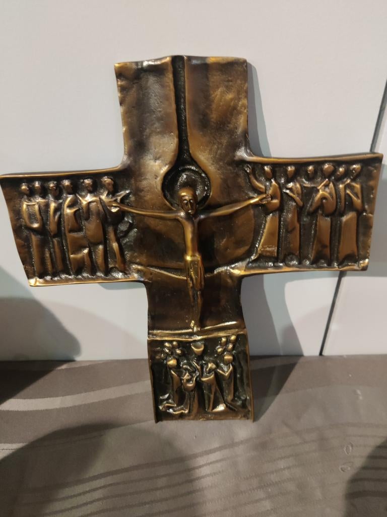 Crusifix en bronze de Richard Julien van Hauwert, Bruges, Enlèvement ou Envoi, Bronze