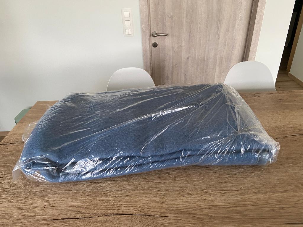 Plaid en laine « Good Night » à l'état neuf, Maison & Meubles, Chambre à coucher | Linge de lit, Comme neuf, Couverture ou Couette