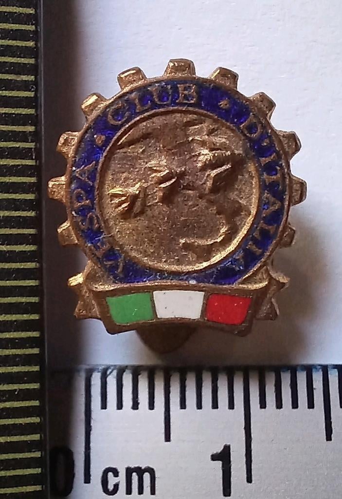 Boutonnière Vespa Club., Enlèvement ou Envoi