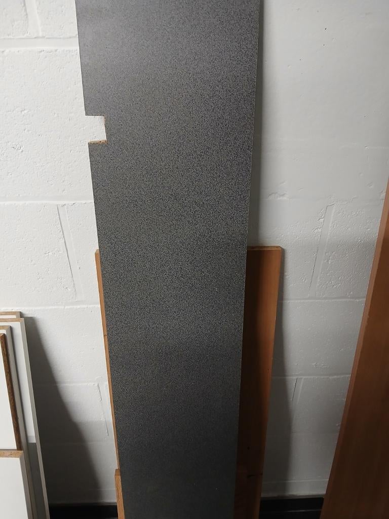 Planche grise avec entaille 120cm/20cm, Bricolage & Construction, Enlèvement