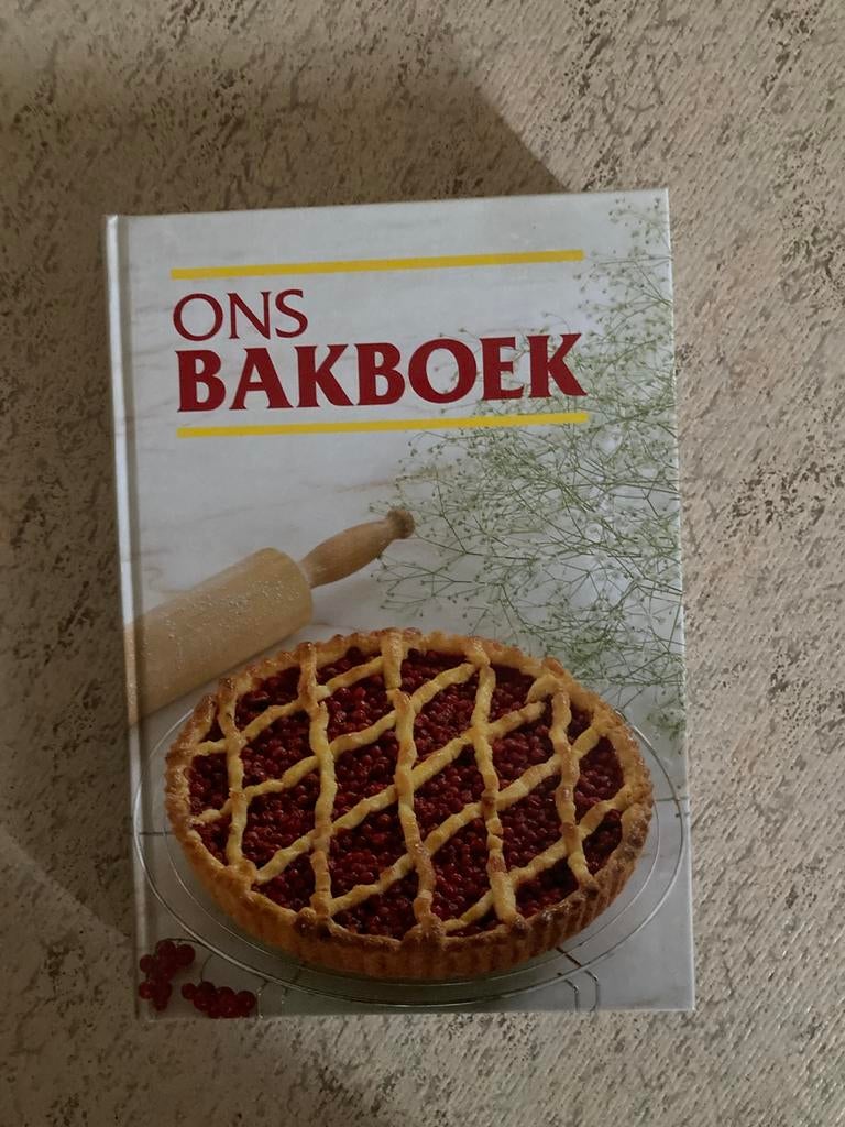 Ons bakboek KVLV ed 1990, Ophalen of Verzenden, Zo goed als nieuw, Nederland en België, Taart, Gebak en Desserts