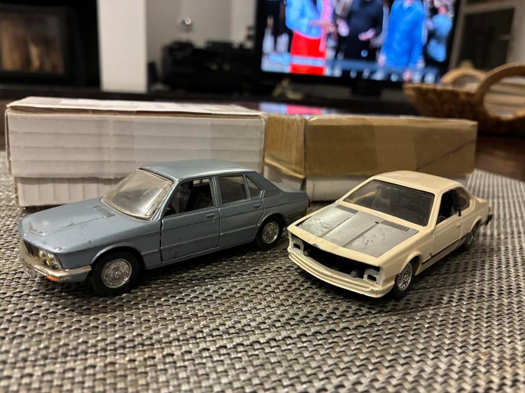 bmw 525 + bmw 633 csi Schuco 1/43, Enlèvement, Utilisé, Voiture, Schuco