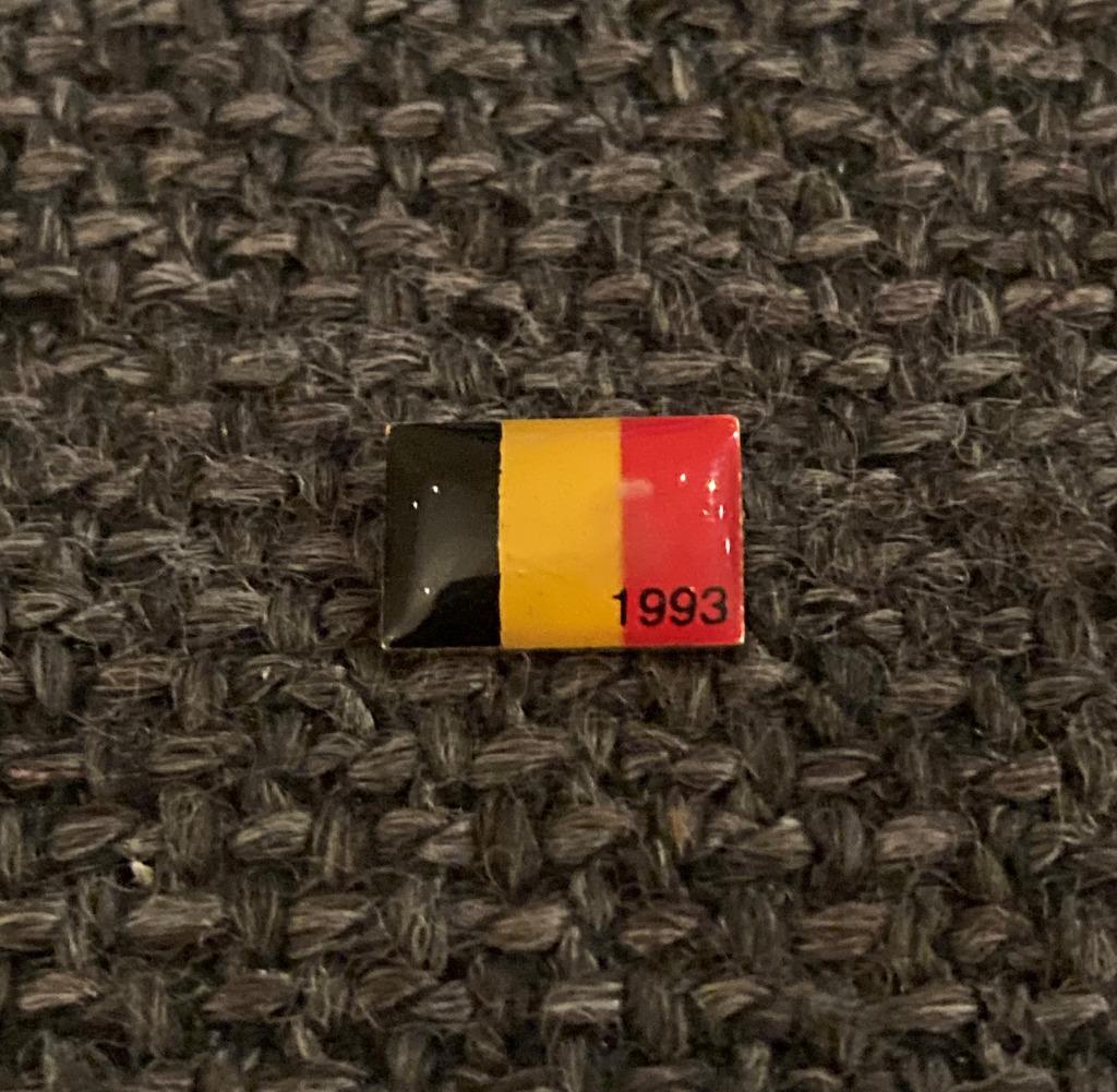 PIN - BELGIË - BELGIQUE - 1993, Collections, Envoi, Utilisé, Ville ou Campagne, Insigne ou Pin's