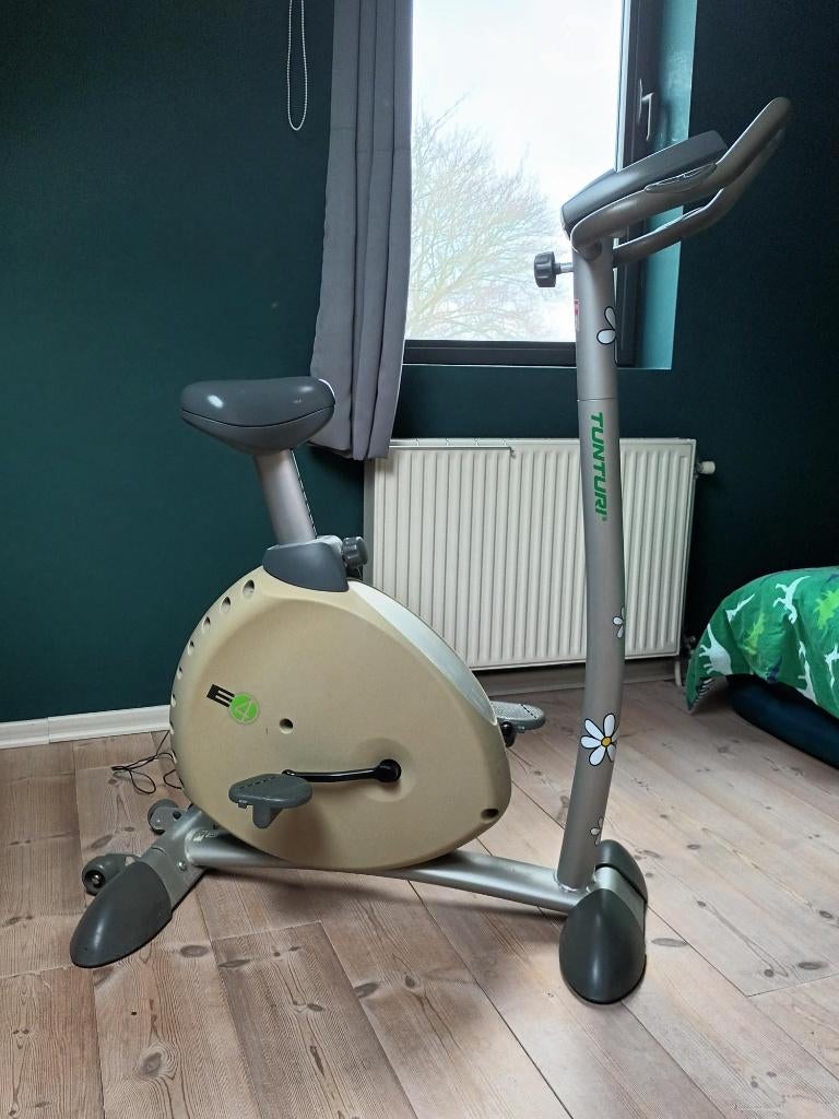 Hometrainer fiets - Tunturi - E4, Sport en Fitness, Ophalen, Overige materialen, Gebruikt, Benen